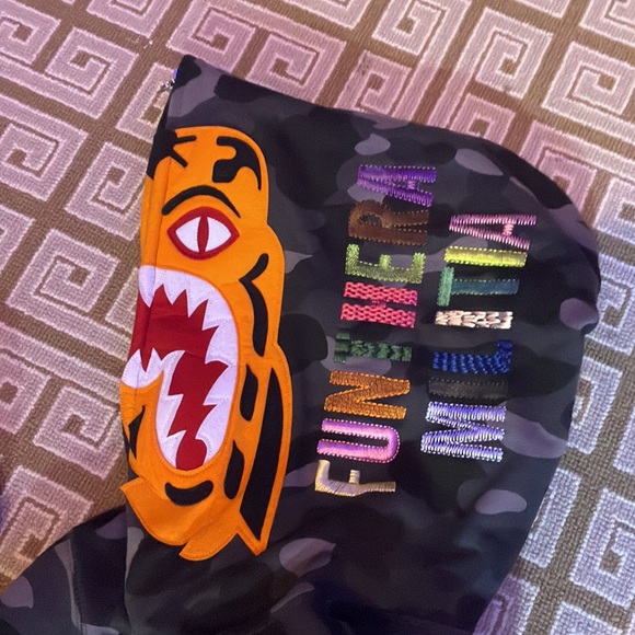 Bape a bathing ape black tiger shark XXL hoodie with papers - Picture 3 of 4